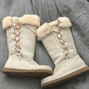 Women's Cream Fur-Lined Boots